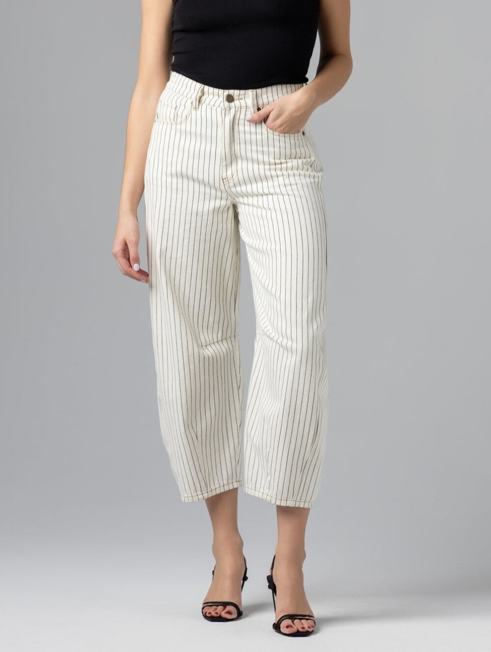 BLANK NYC The Bowery High Rise Cropped Barrel Jeans Pinstripe Sail Away Size 27